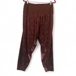 Vintage 90s Burgundy Embossed Velvet Harem Pants – Floral Rose Boho Festival